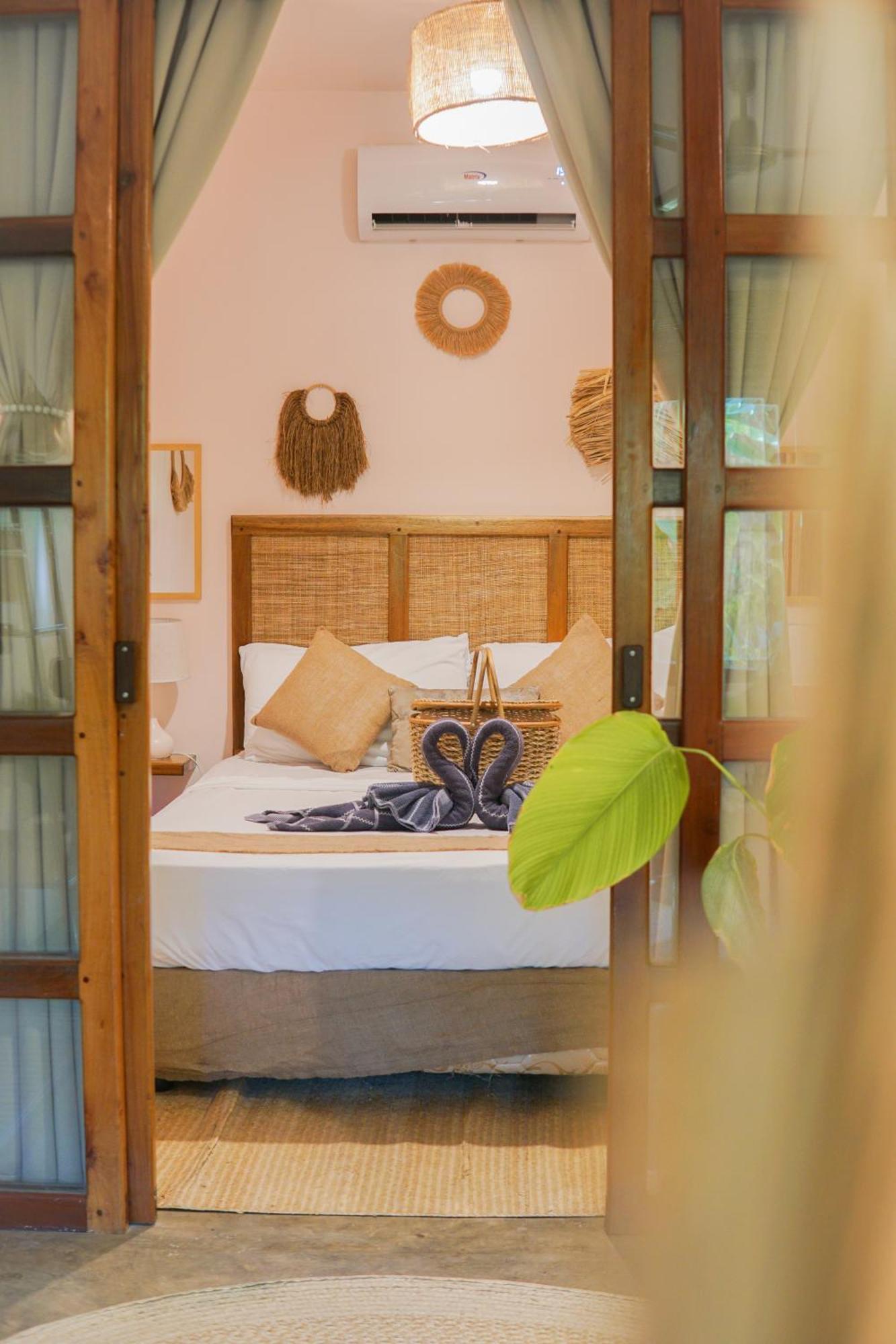 Greenhouse Siargao Roadside Boutique Apartments General Luna  Exterior photo