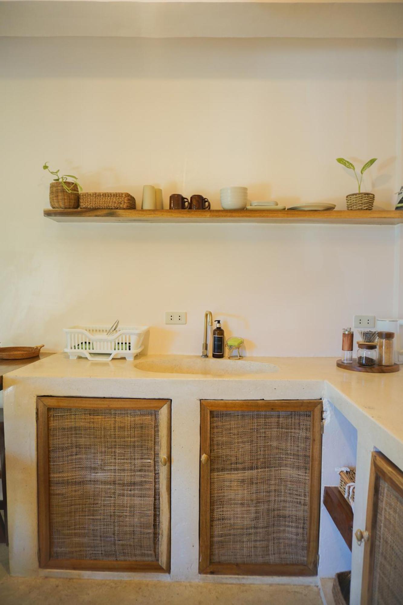 Greenhouse Siargao Roadside Boutique Apartments General Luna  Exterior photo