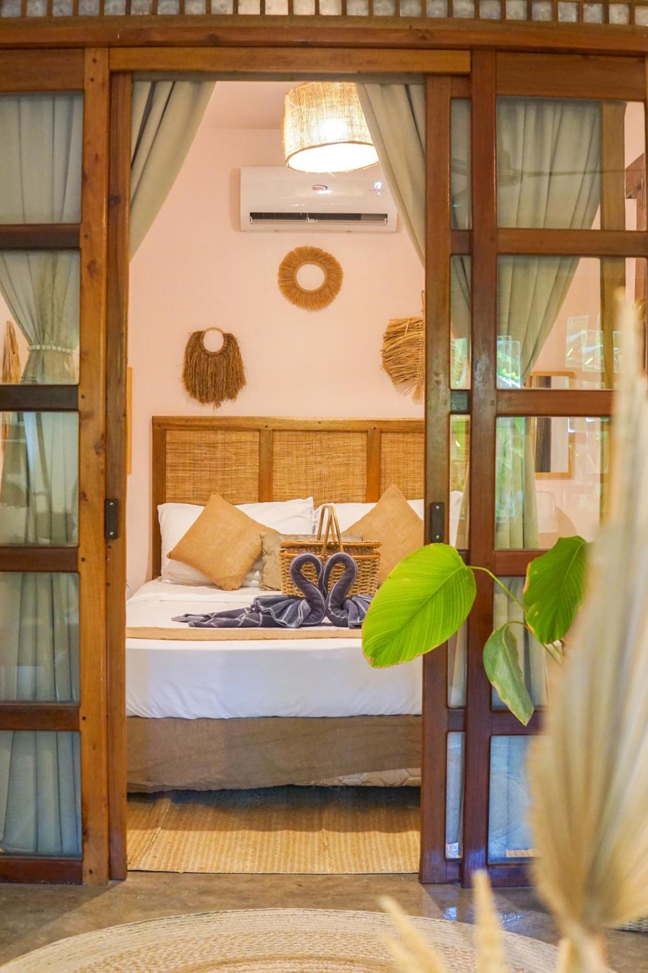 Greenhouse Siargao Roadside Boutique Apartments General Luna  Exterior photo